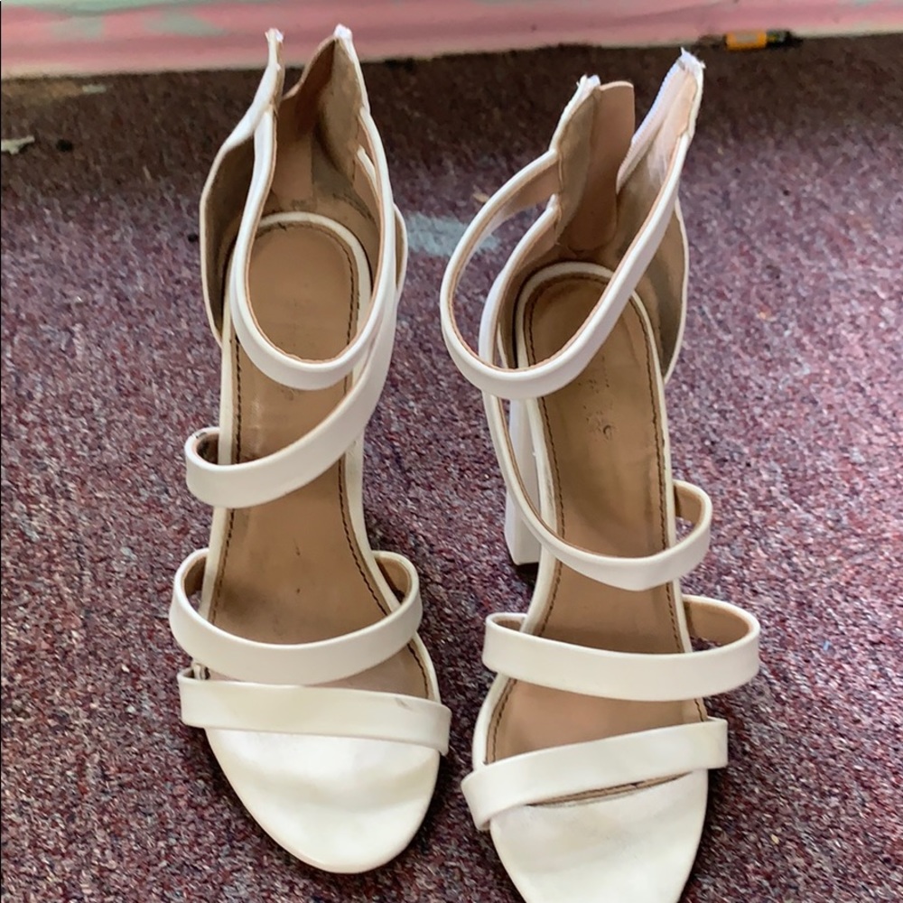 High heels - Picture 2 of 3